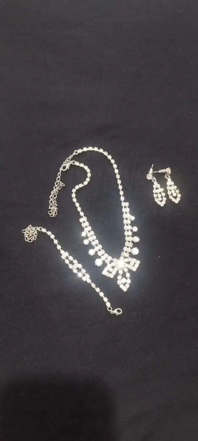 سه عدد سرویس به همرا یک پلاک|بدلیجات|محمدشهر, همایون ویلا|دیوار