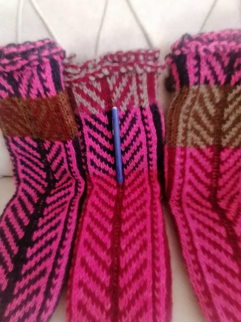 جوراب پاپوش پشمی|لباس|فلاورجان, |دیوار