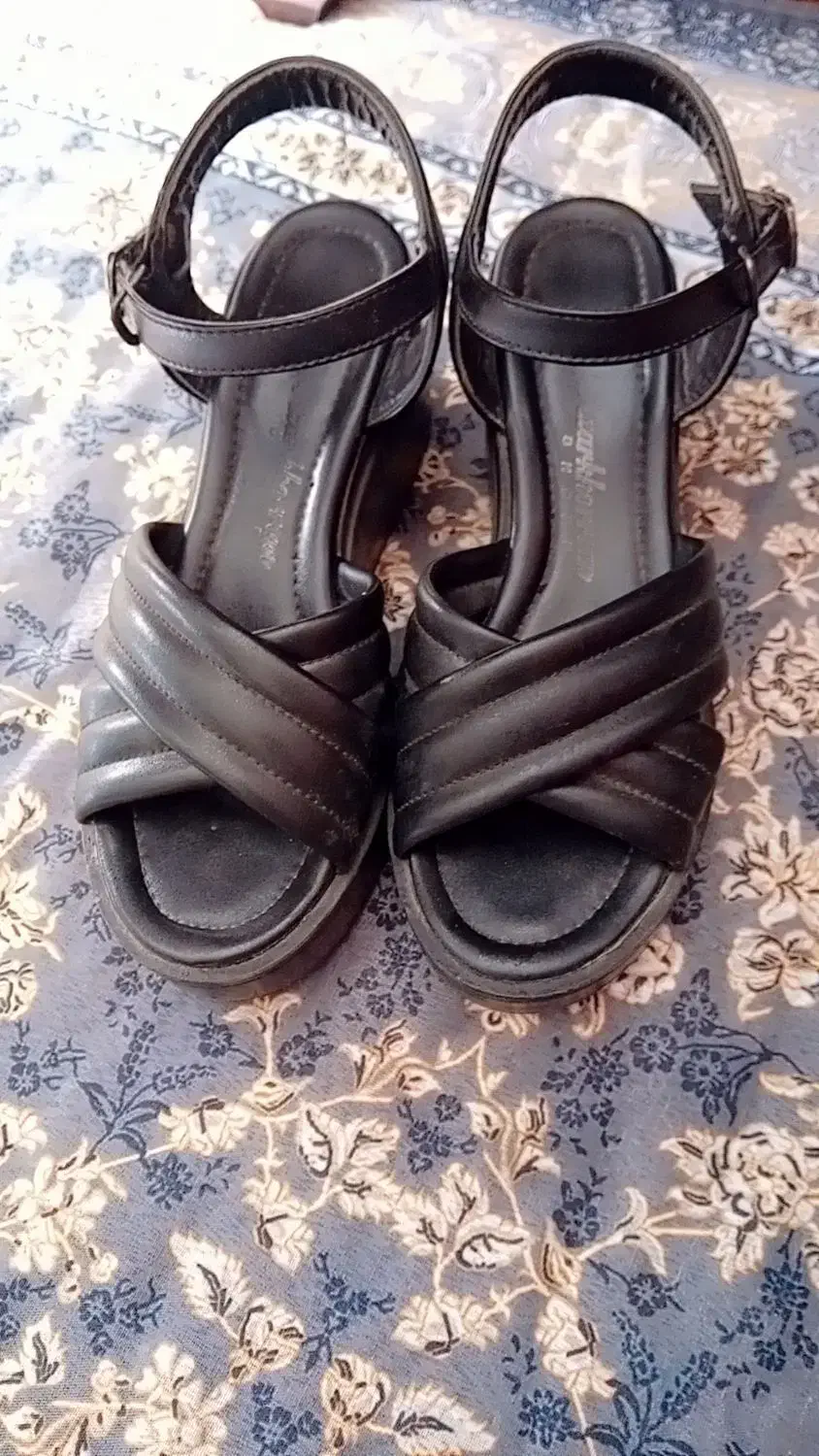 کفش راحتی|کیف، کفش، کمربند|اهر, |دیوار