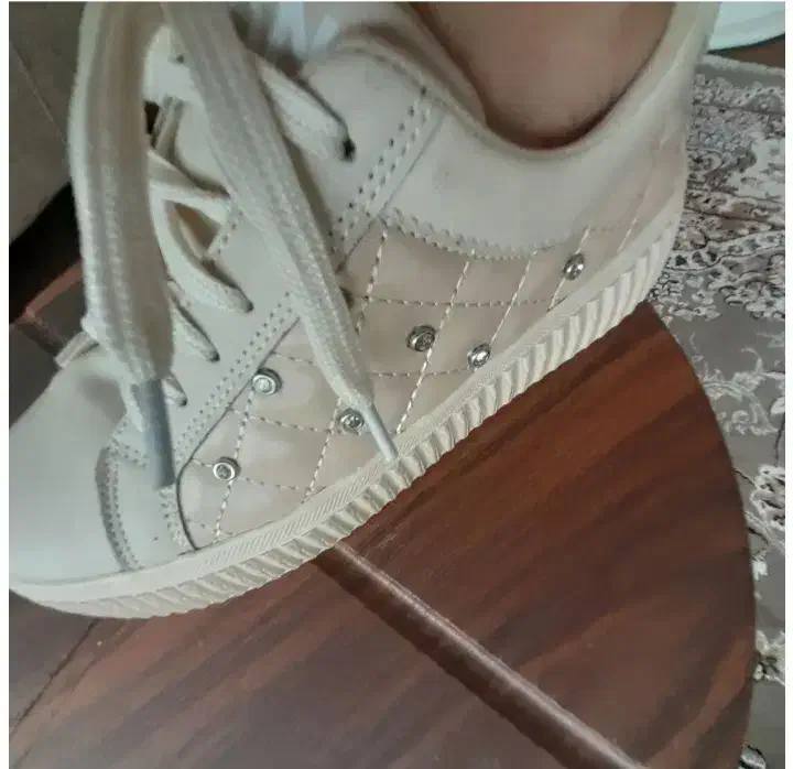 کفش اسپرت زنانه|کیف، کفش، کمربند|ری, علایین|دیوار