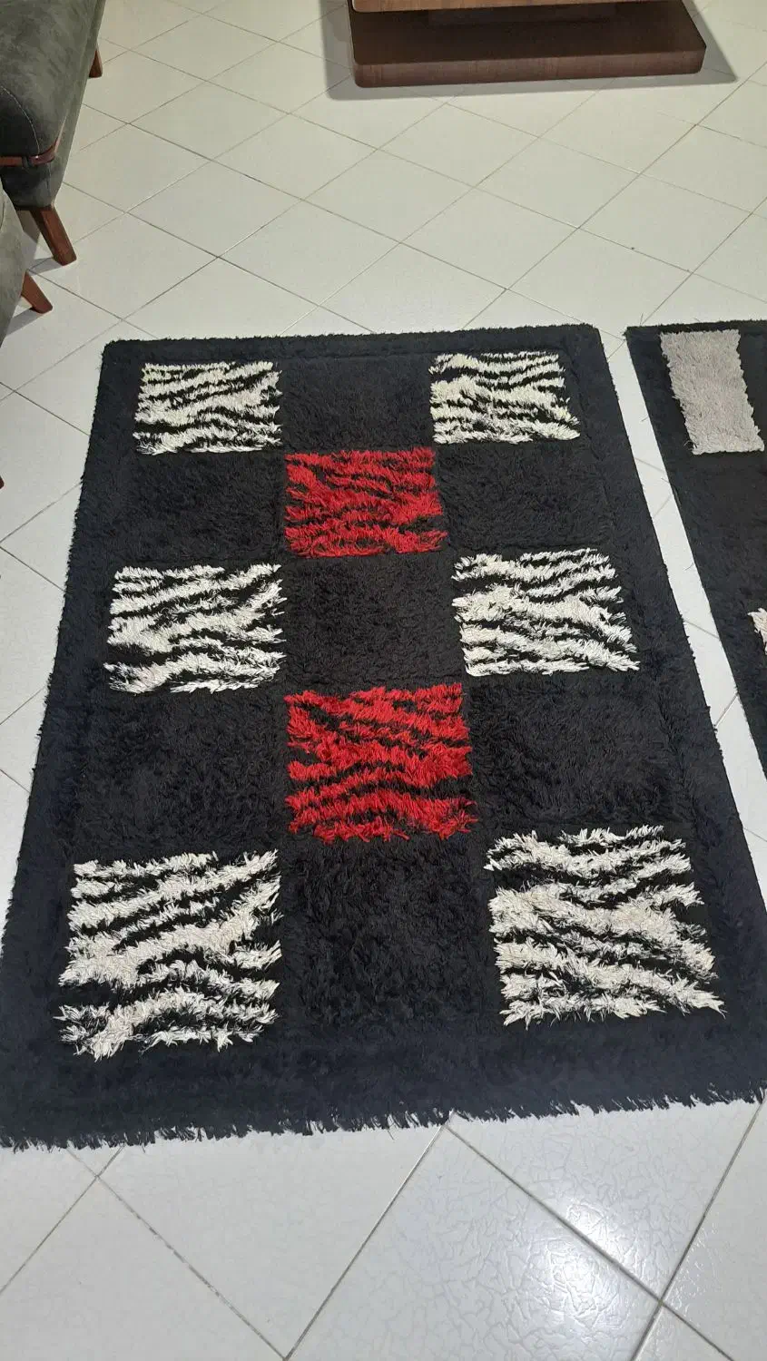 ۲ عدد فرش ۲ متری ترک.|فرش|ساری, |دیوار