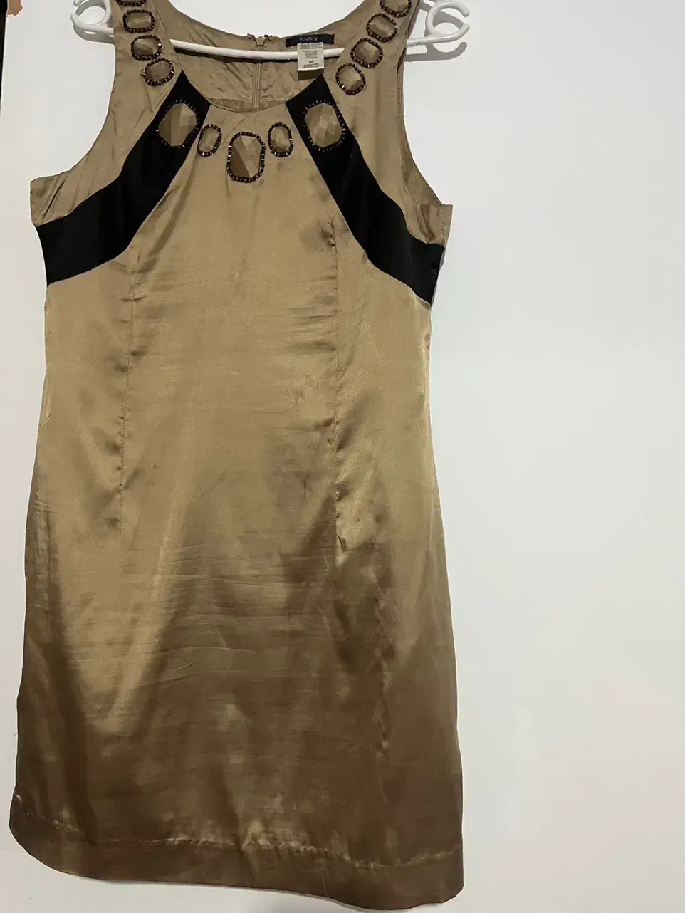 لباس مجلسی|لباس|طرقبه, |دیوار