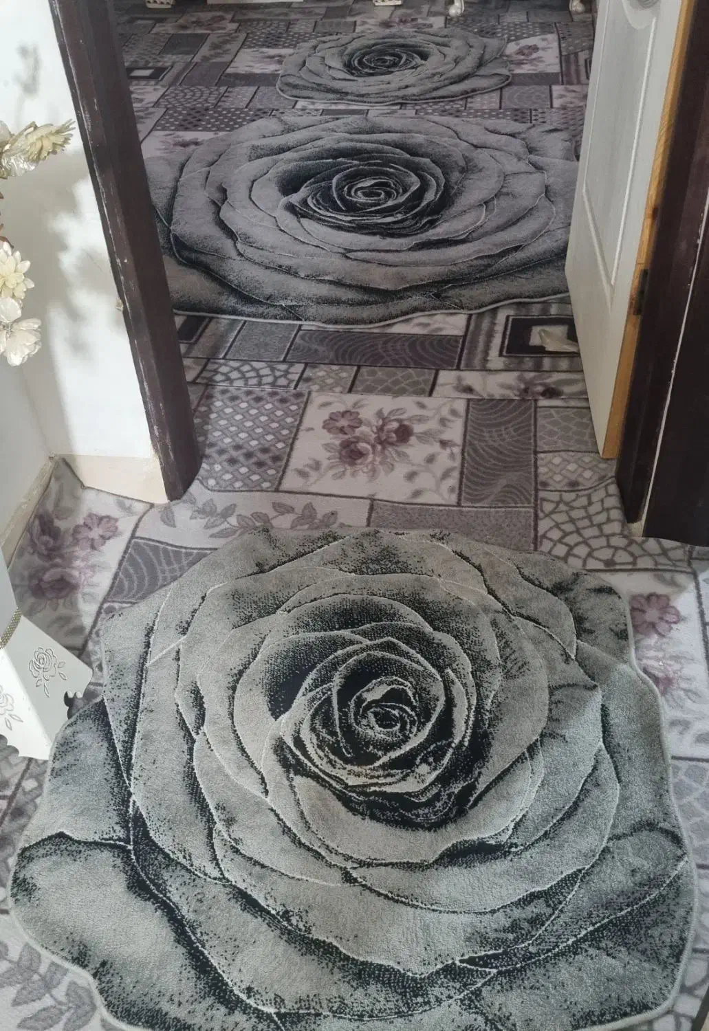فرش طرح گل رز بسیار زیبا|فرش|رباطکریم, رباطکریم|دیوار