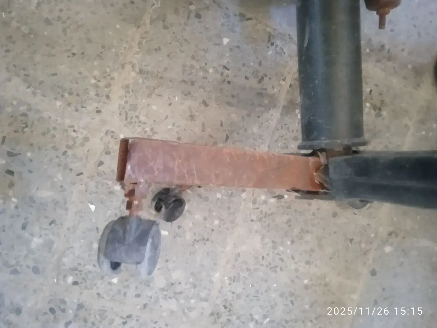 صندلی چرخدار|صندلی و نیمکت|زاهدان, |دیوار