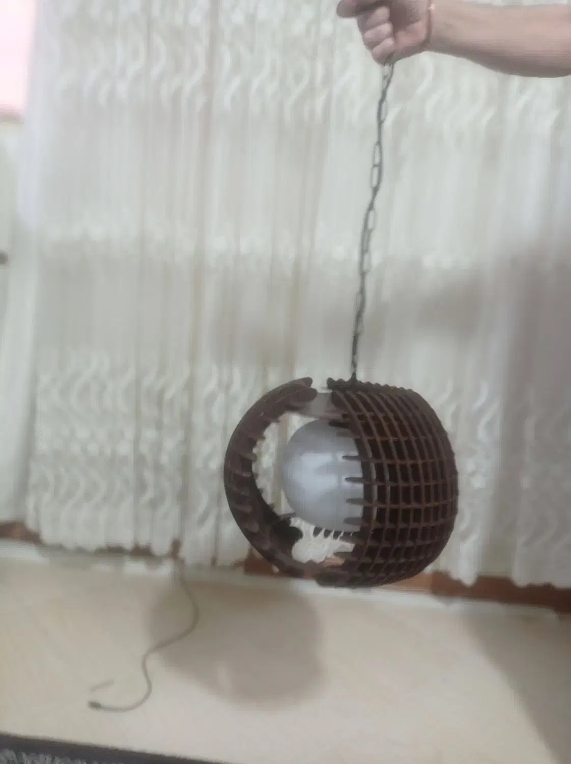 لوستر چوبی مدل قفس|لوستر و چراغ آویز|کرج, کوی گلها|دیوار