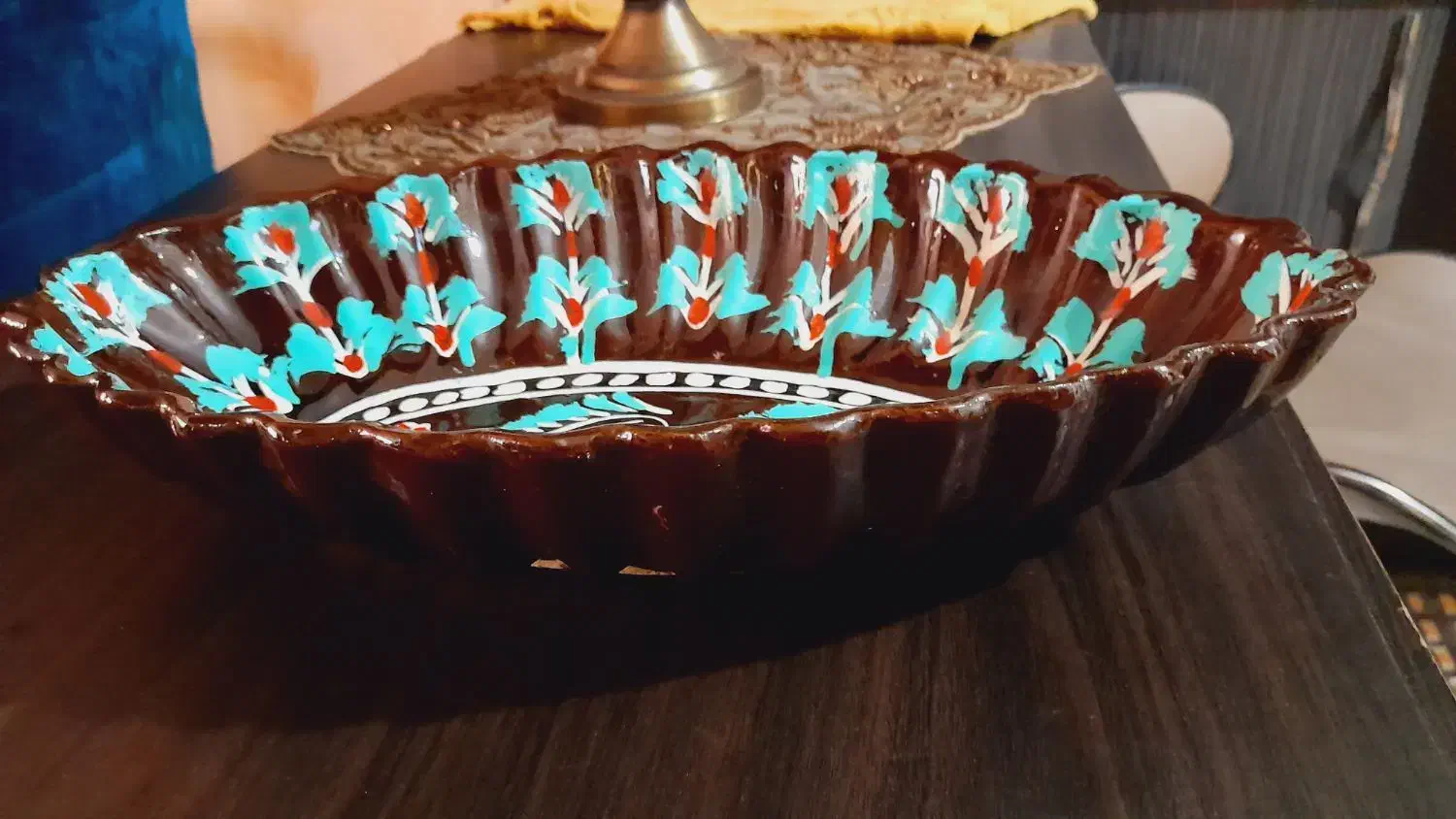 ساک و ظرف|کیف، کفش، کمربند|لاهیجان, قیام|دیوار