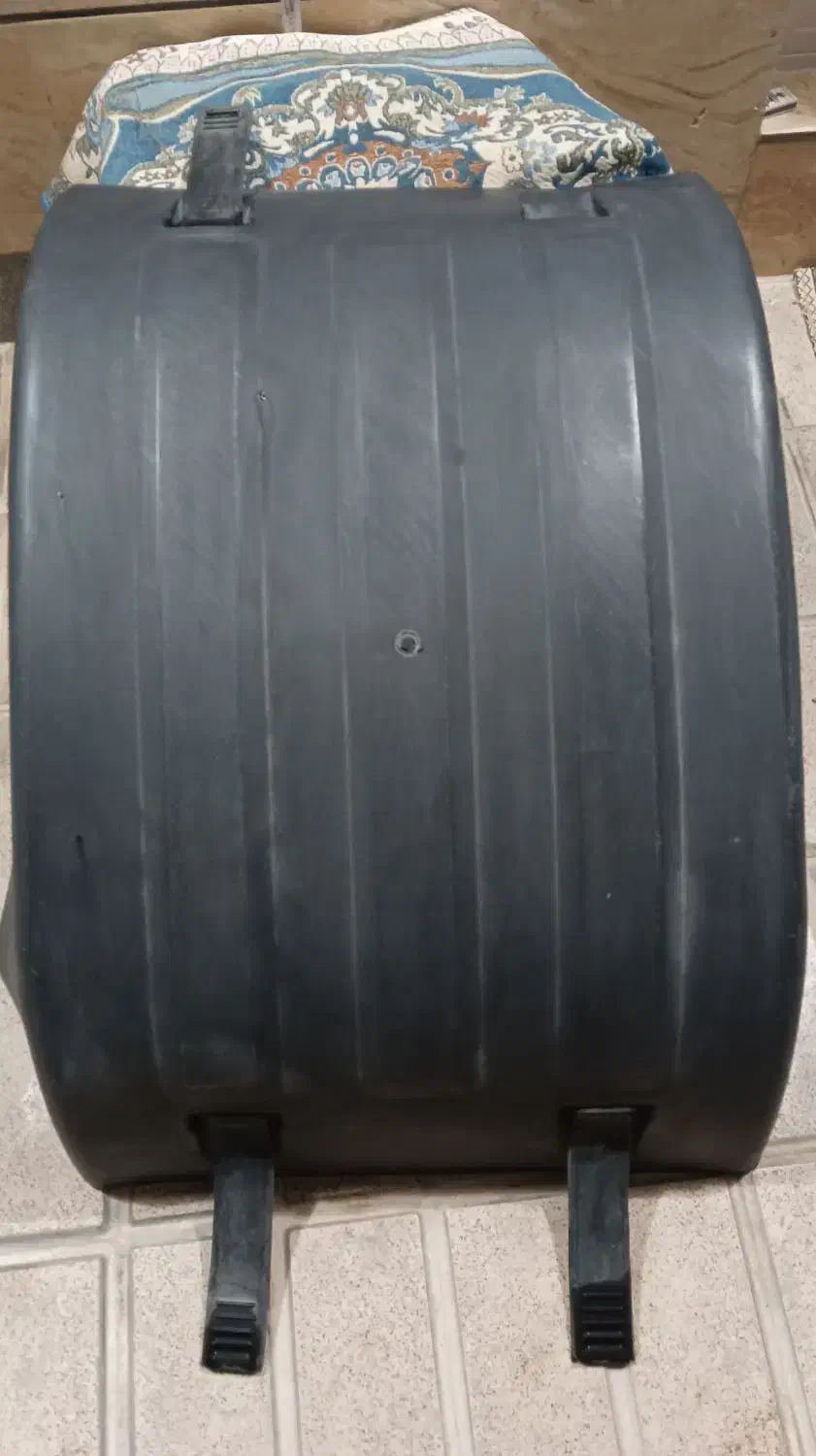 گلگیر پلاستیکی محور عقب کشنده ولوو|قطعات یدکی و لوازم جانبی|چناران, |دیوار