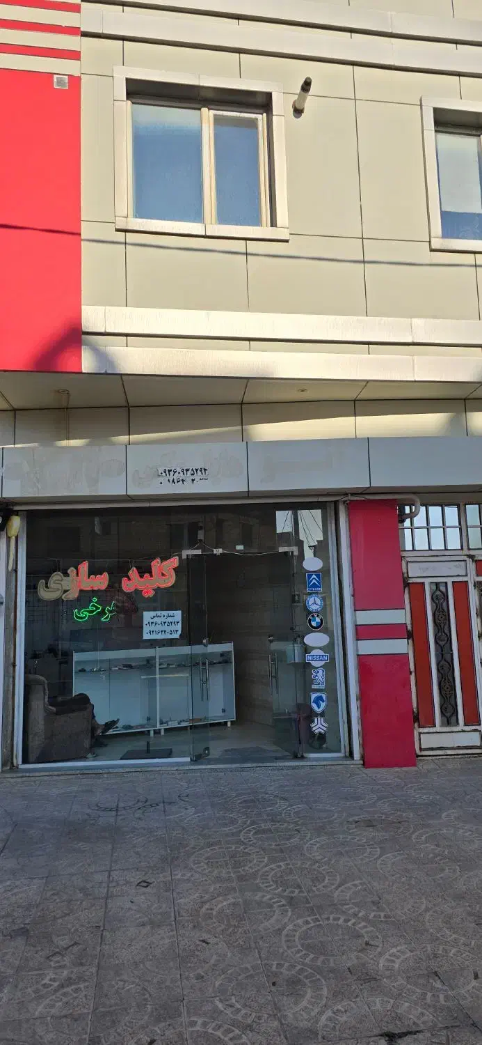 مغازه اجاره ای موقعیت عالی|اجارهٔ مغازه و غرفه|قروه, |دیوار