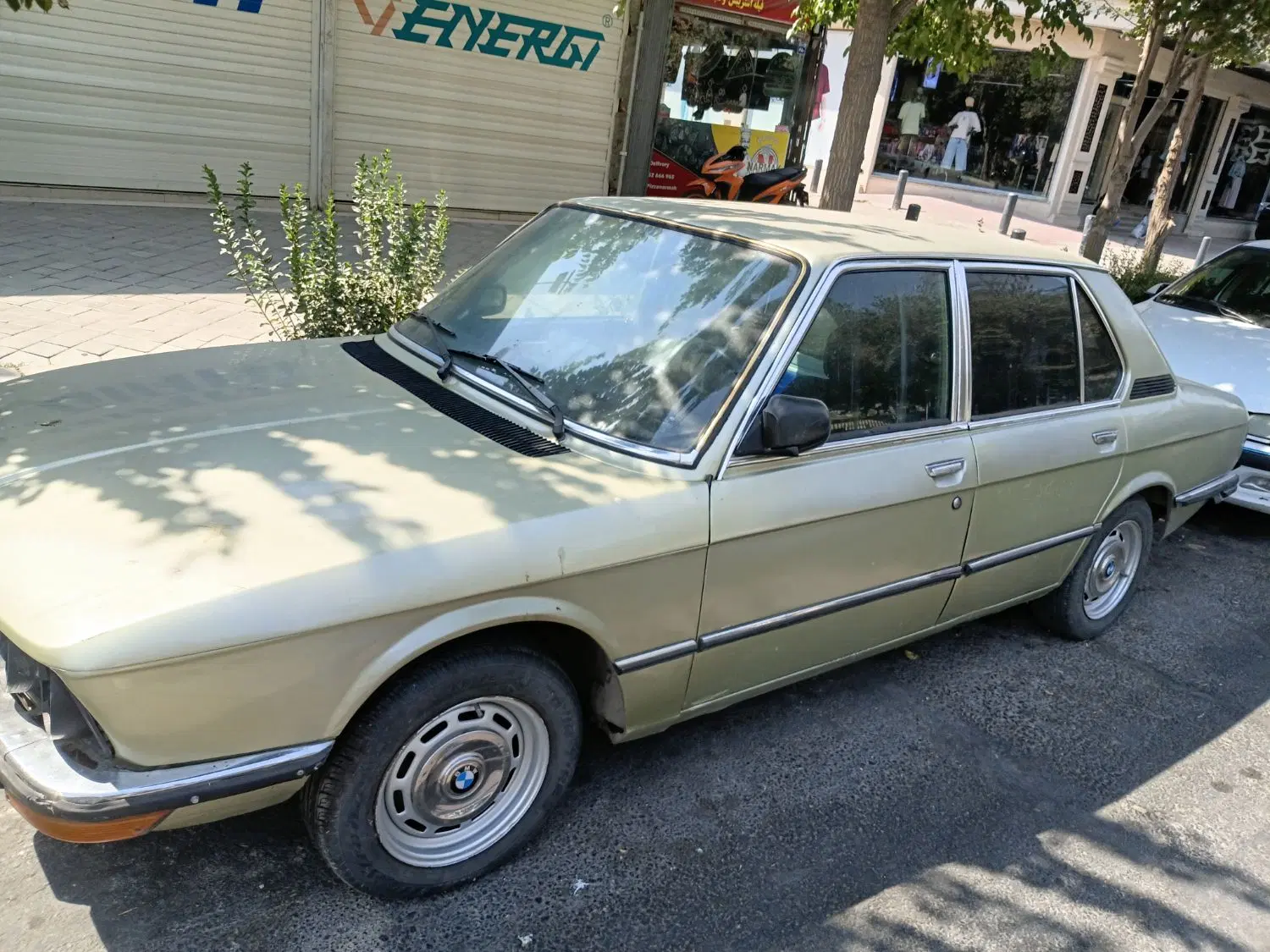 BMW 518|خودرو کلاسیک|اصفهان, شاهزید|دیوار