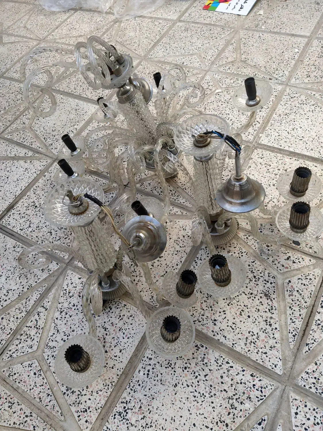 لوستر|لوستر و چراغ آویز|نیشابور, ۲۲ بهمن|دیوار