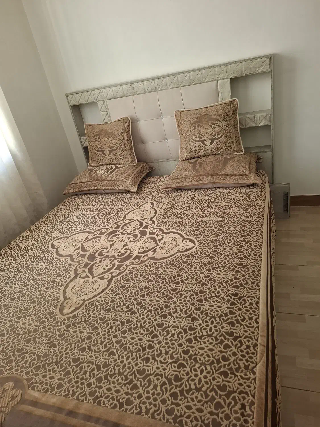 تخت بادلاورروآنینه|تخت و سرویس خواب|الوند, |دیوار