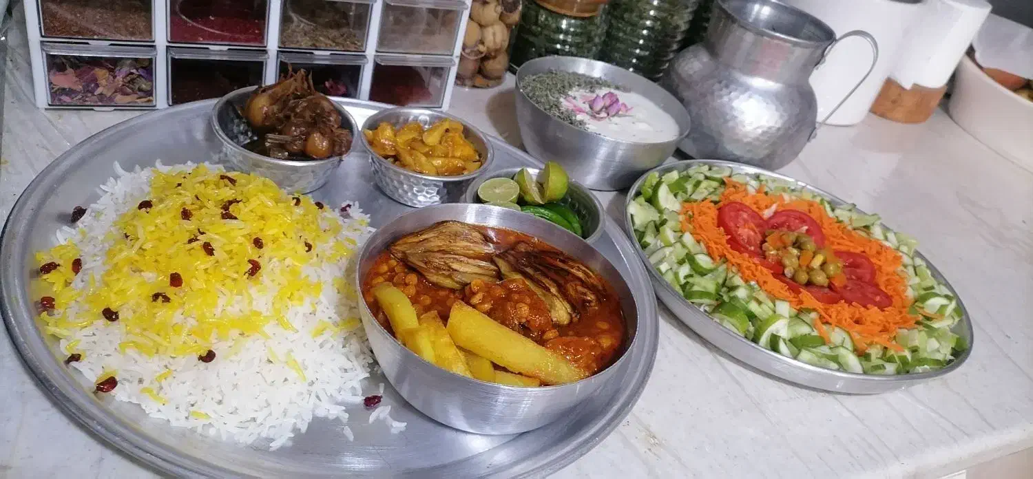 غذای بیرون بر کدبانو|خدمات پذیرایی، مراسم|شاهینشهر, شهرک هشت بهشت|دیوار