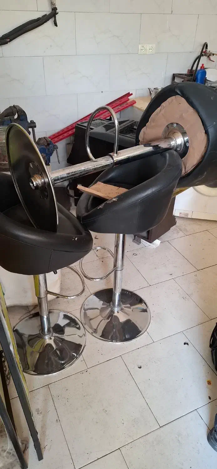 صندلی|صندلی و نیمکت|ری, سیزده آبان|دیوار