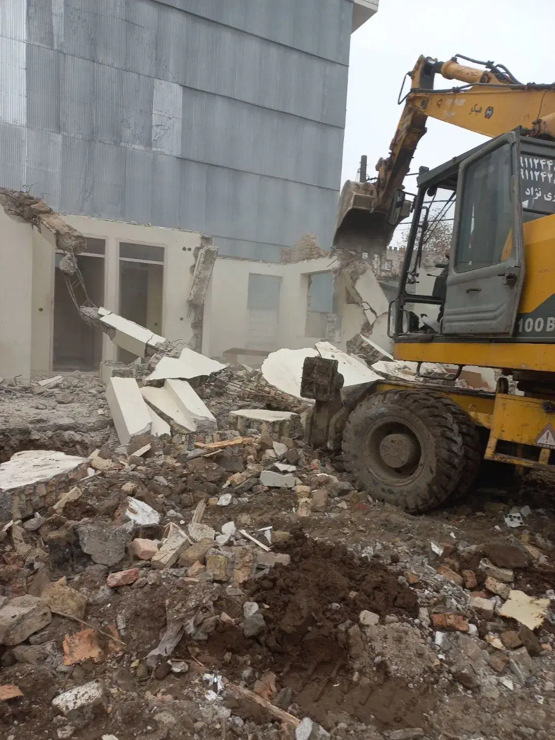 تخریب ساختمان|خدمات پیشه و مهارت|لاهیجان, لیالستان|دیوار