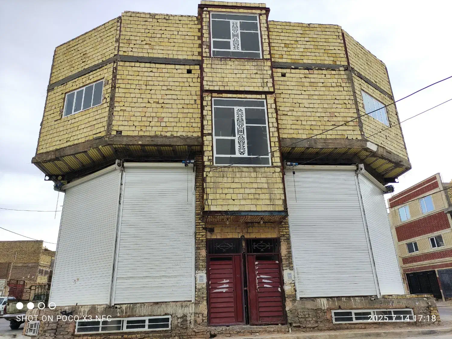 آپارتمان تجاری ۲۵۰ متری سه طبقه شیک شهید دشتی|فروش مغازه و غرفه|یزد, |دیوار