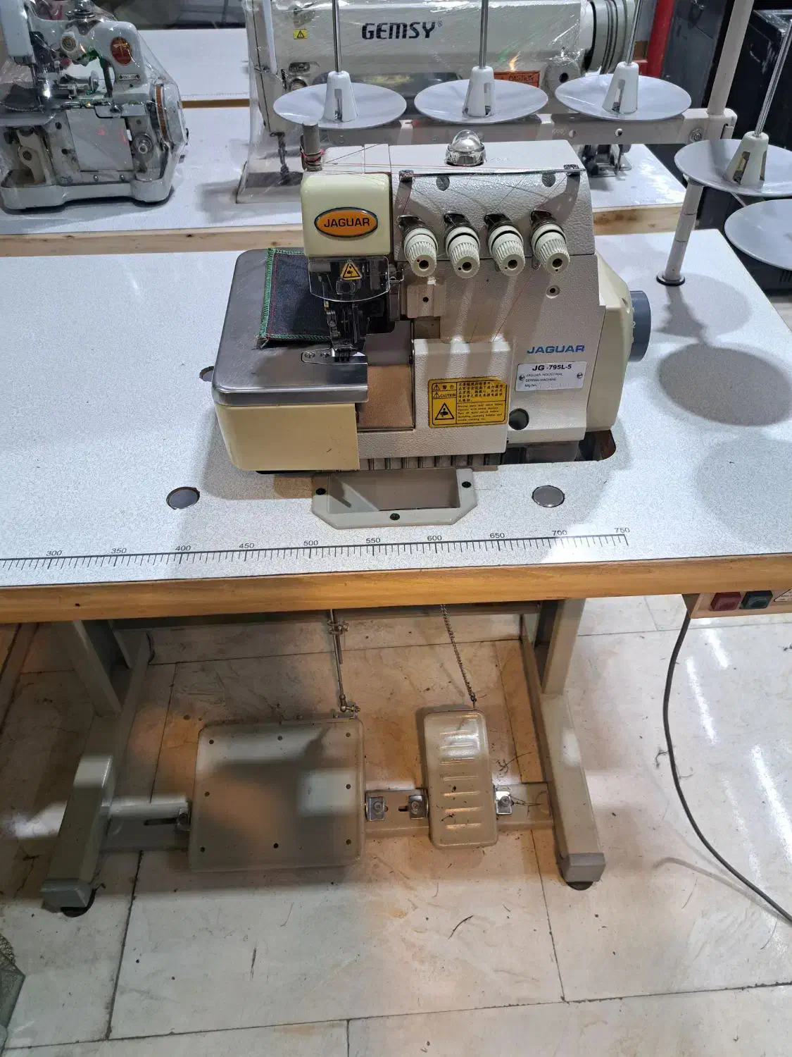 سردوز ۵ نخ جگوار دینام بزرگ . در حد نو واقعی|چرخ خیاطی و ریسندگی|کاشمر, |دیوار