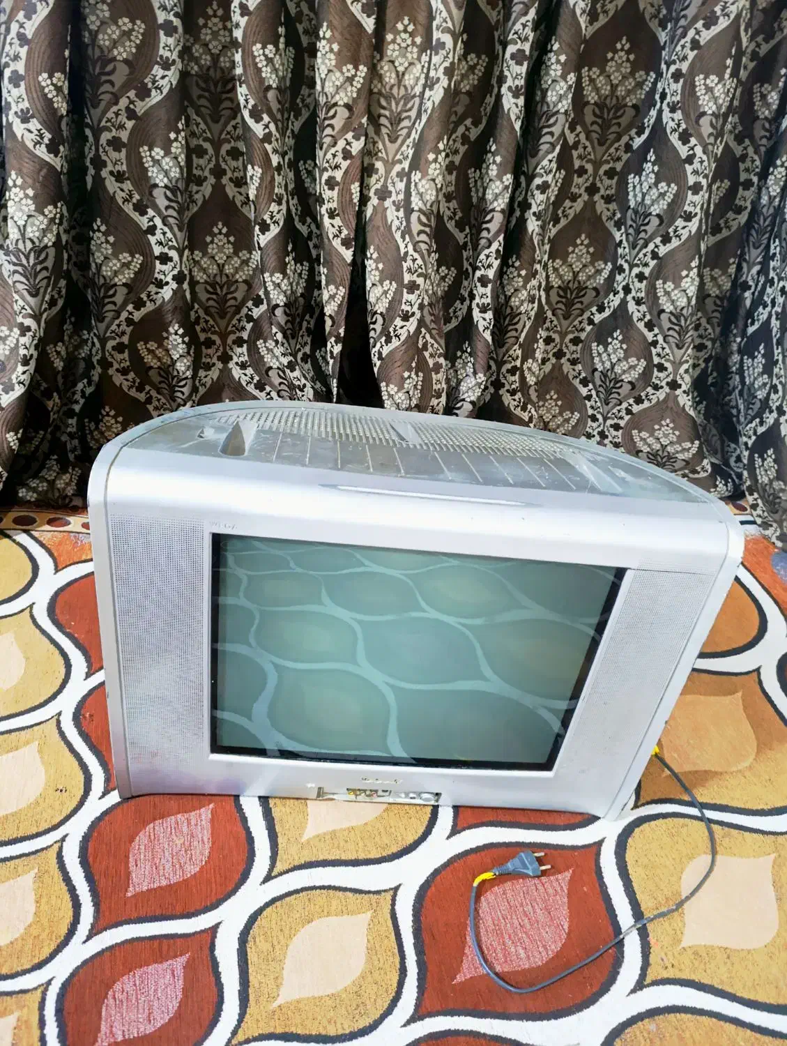 تلویزیون تلوزیون|تلویزیون و پروژکتور|چمران, |دیوار