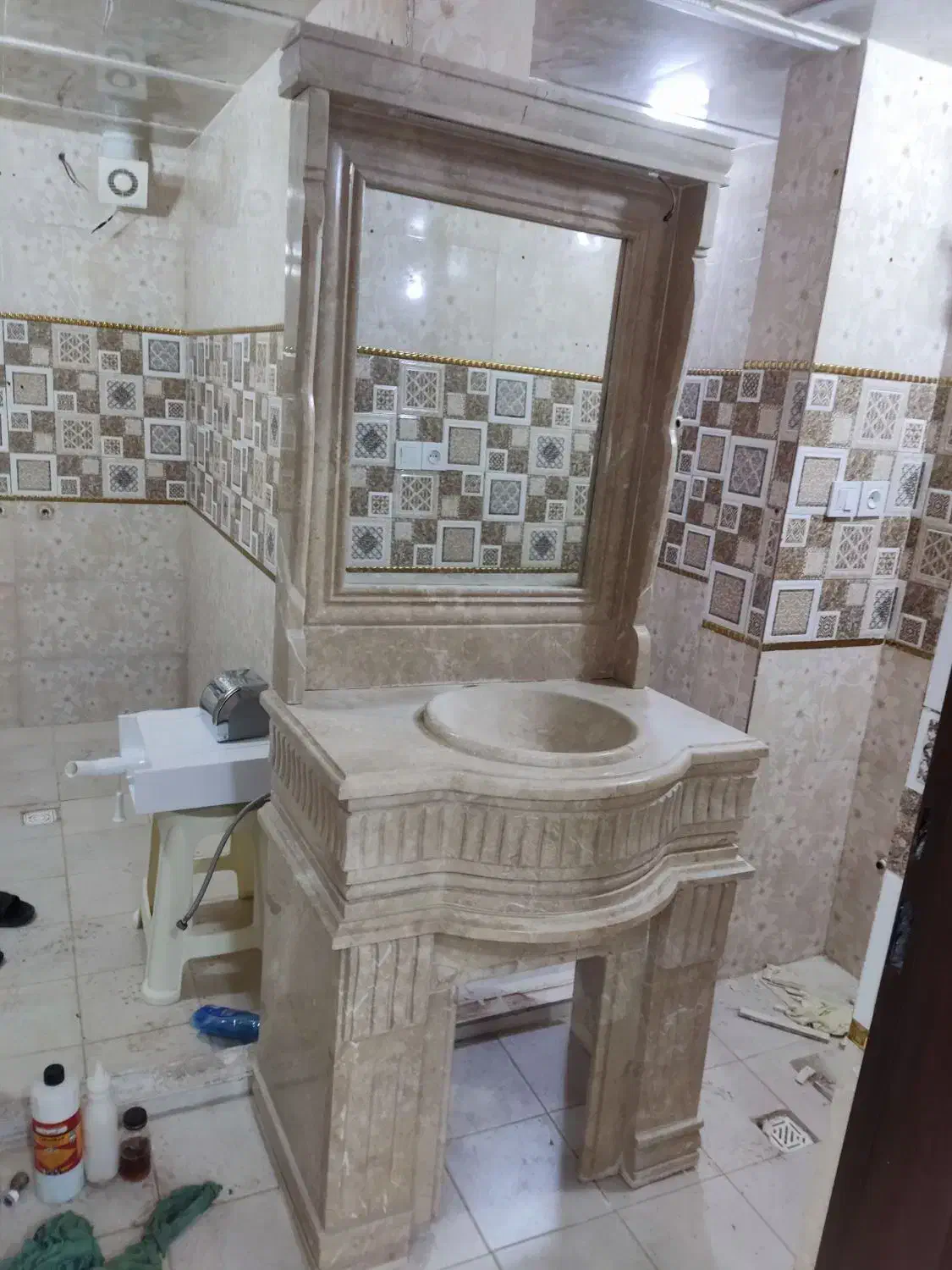 روشویی و آینه تمام سنگ نما|لوازم سرویس بهداشتی|خرم‌آباد, |دیوار