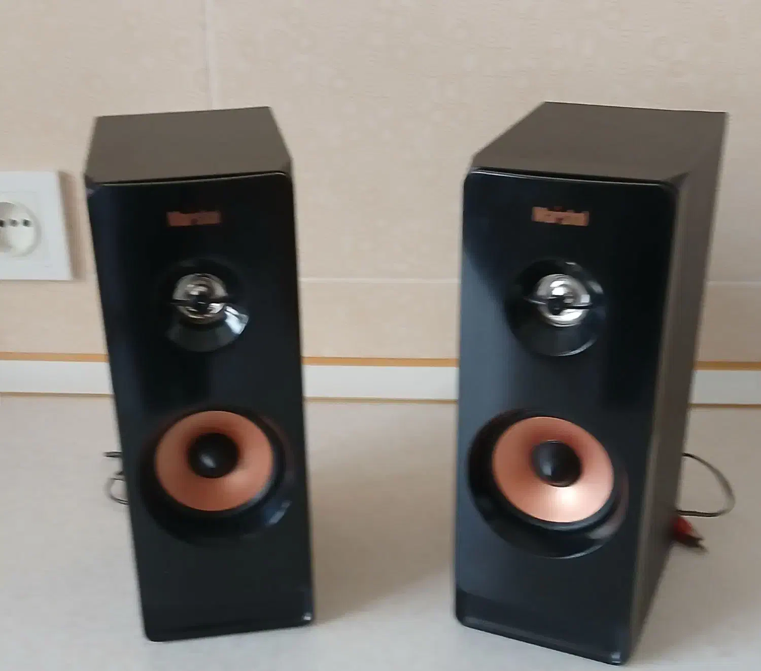 دوربین‌عکاس قدیمی|دوربین عکاسی و فیلم‌برداری|رودهن, |دیوار