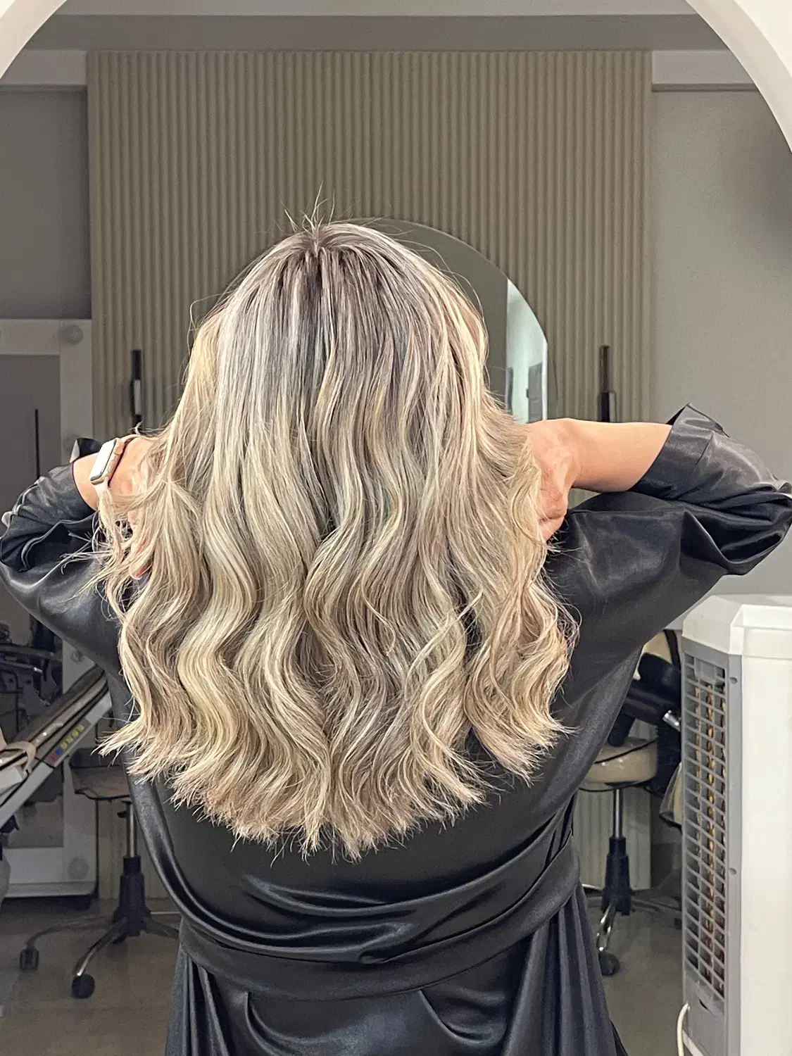 پکیج خدمات رنگ و لایت برای خانمهای به روز|خدمات آرایشگری و زیبایی|تهران, سردارجنگل|دیوار