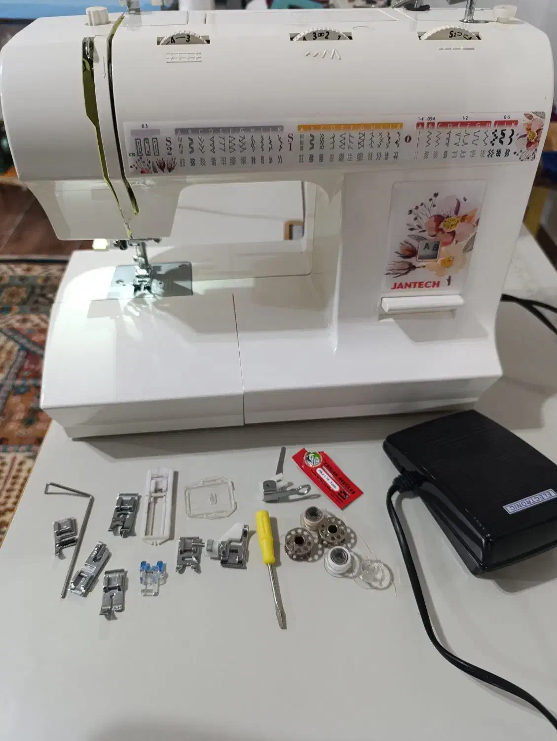 چرخ خانگی و گلدوزی جانتک|چرخ خیاطی و ریسندگی|بندر انزلی, بشمن|دیوار