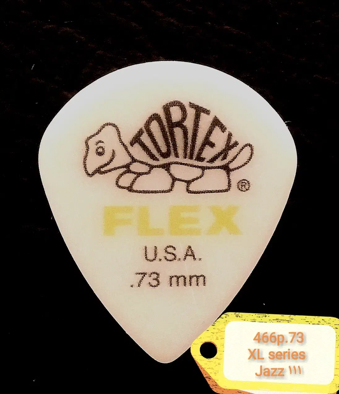 پیک یا (مضراب گیتار)|گیتار، بیس، امپلیفایر|چالوس, |دیوار