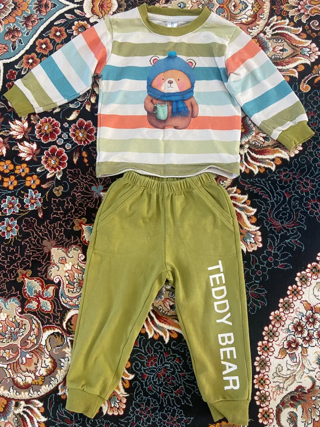 تعدادی لباس بچه بندرلنگه|کفش و لباس بچه|بندرلنگه, |دیوار