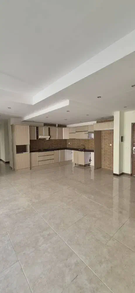 ۱۲۵ متری  مجتمع  خیابان سفید رود|اجارهٔ آپارتمان|کیش, |دیوار