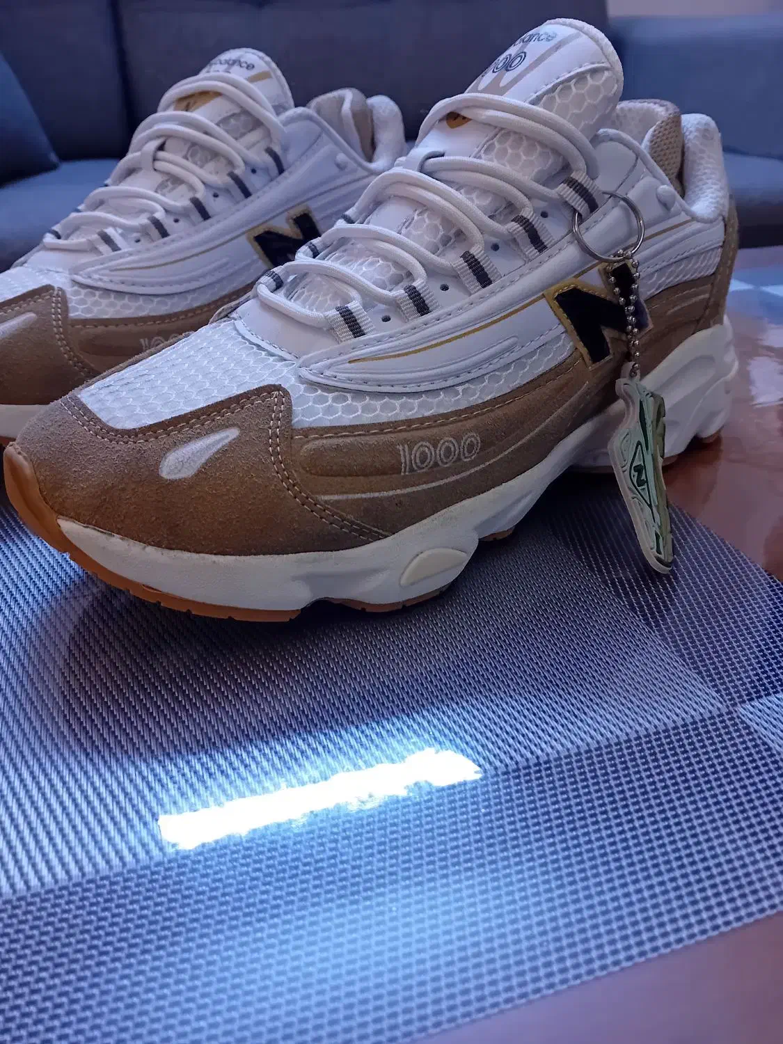 کتونی نیوبالانس اورجینال|کیف، کفش، کمربند|اندیشه, اندیشه فاز ۳|دیوار