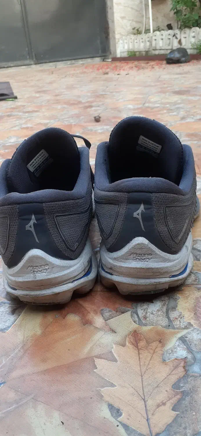 کتانی خارجی میزانو سایز 44|کیف، کفش، کمربند|رودسر, |دیوار