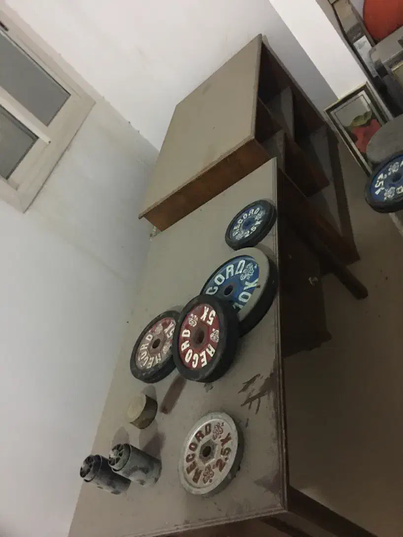 میز اداری کارکرده و تمیز|میز تحریر و کامپیوتر|اهواز, زیتون کارمندی|دیوار