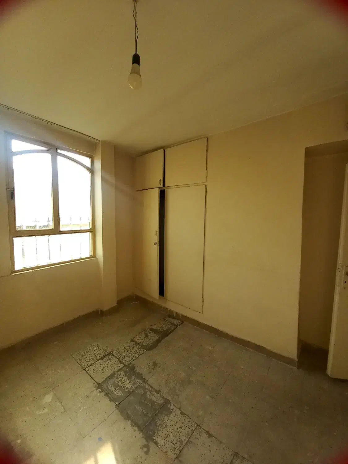 آپارتمان۶۰مترطبقه۴پارکینگدارخ کمیل چسبیده به مترو