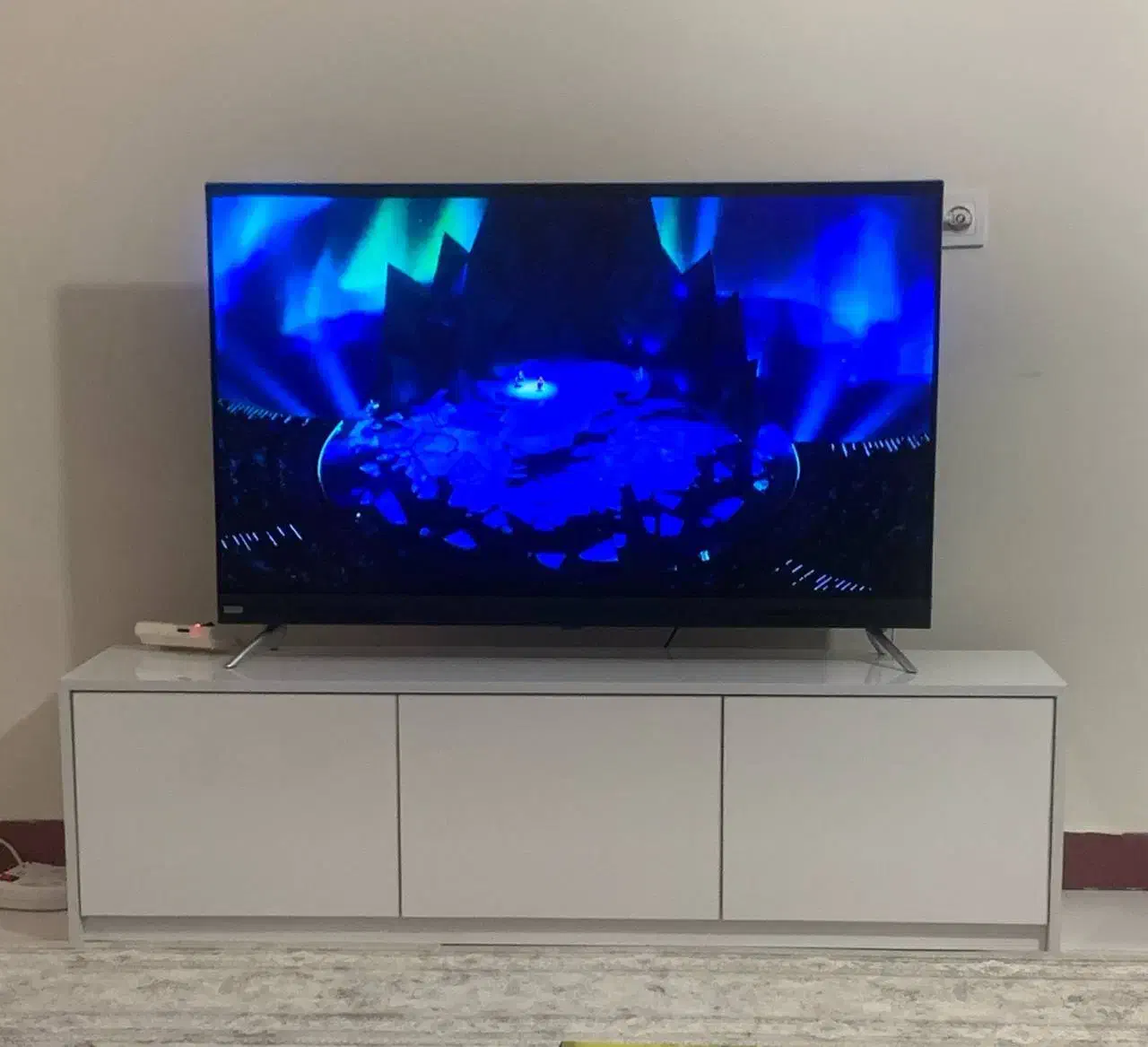 تلویزیونLED و میزتلویزیون|تلویزیون و پروژکتور|قائمشهر, |دیوار