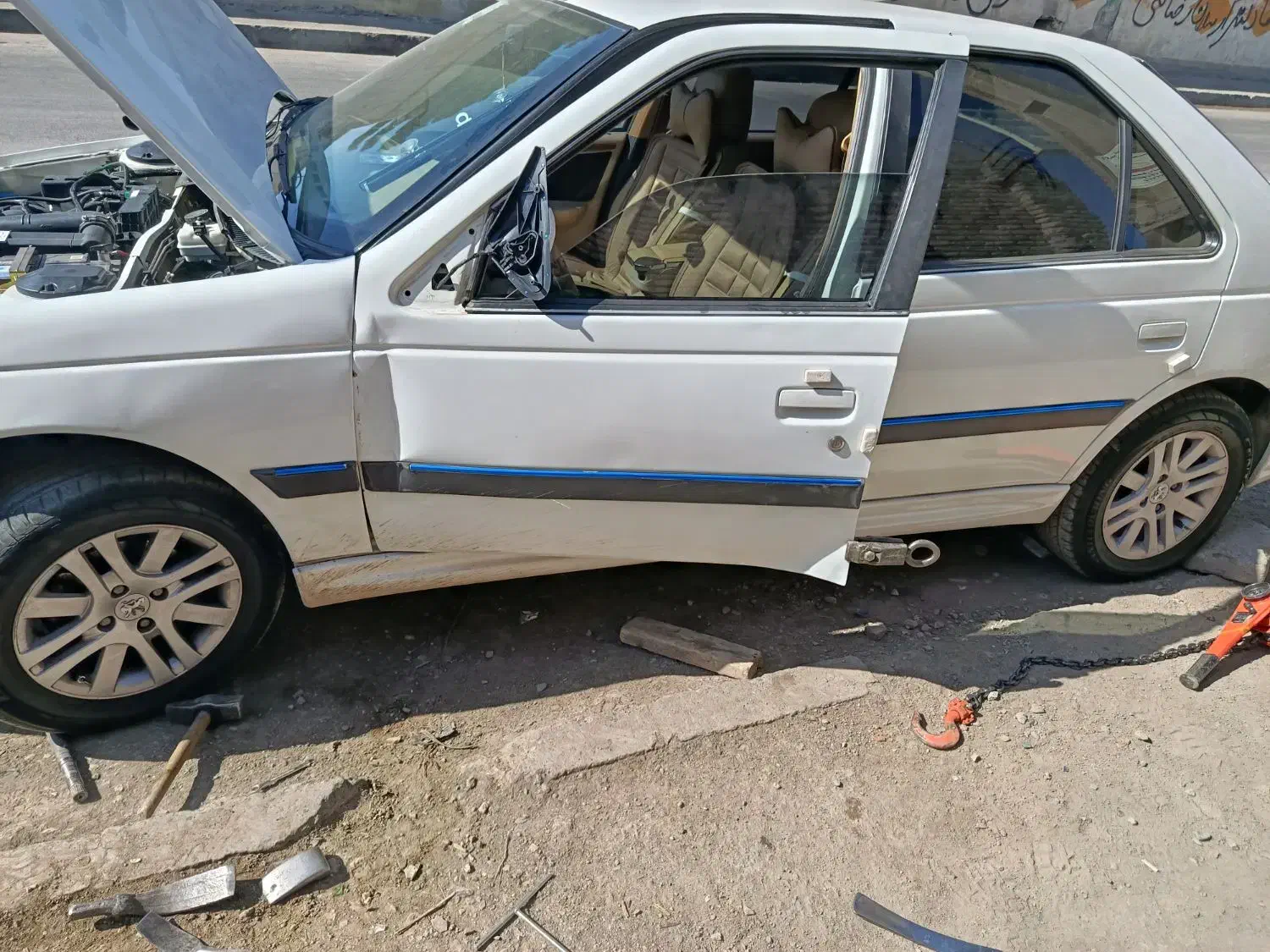 نیازمند صفکار و شاگرد صافکار|استخدام صنعتی، فنی، مهندسی|کرمانشاه, |دیوار