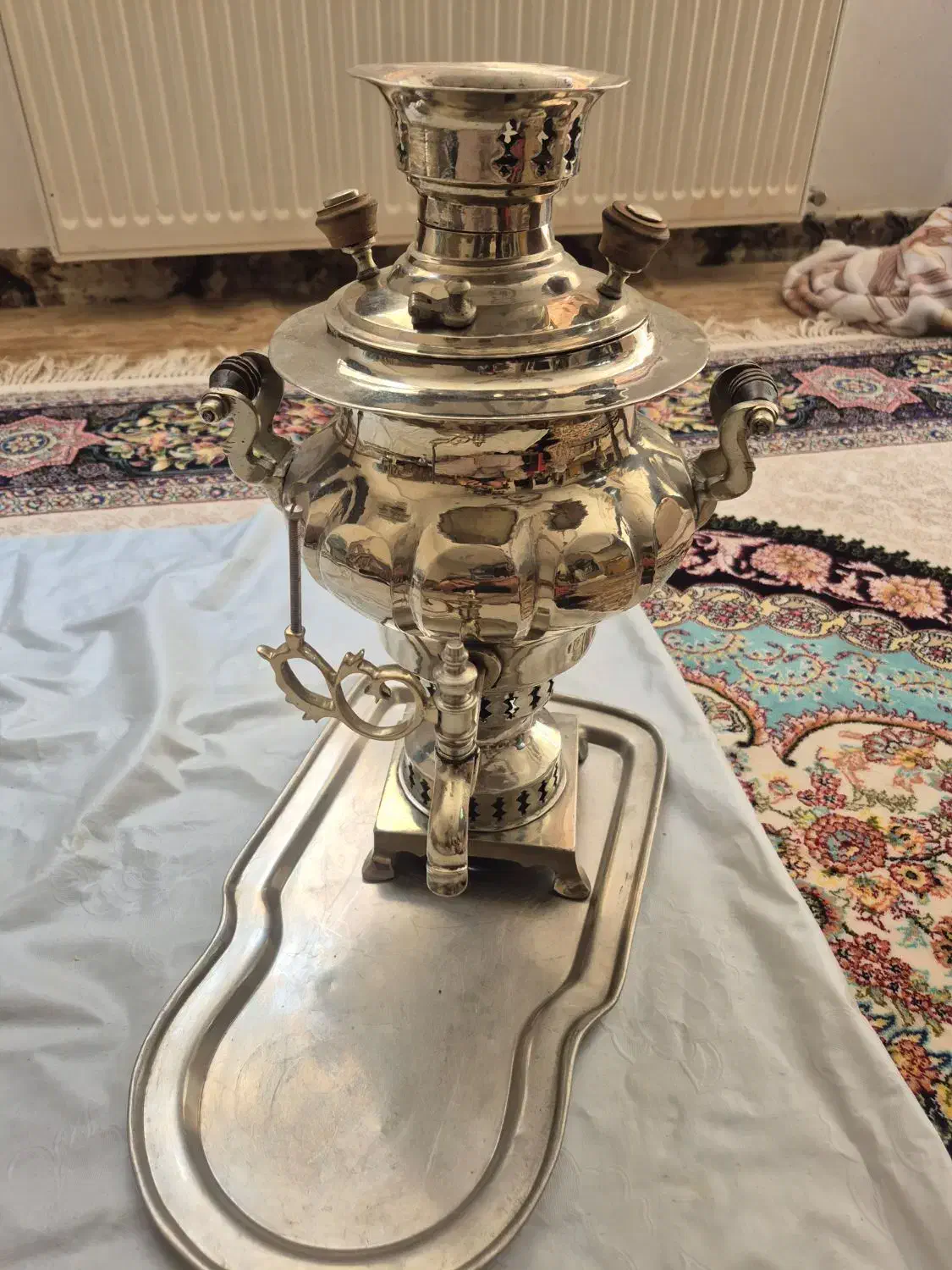 سماور زغالی|کلکسیون اشیاء عتیقه|شهرکرد, |دیوار