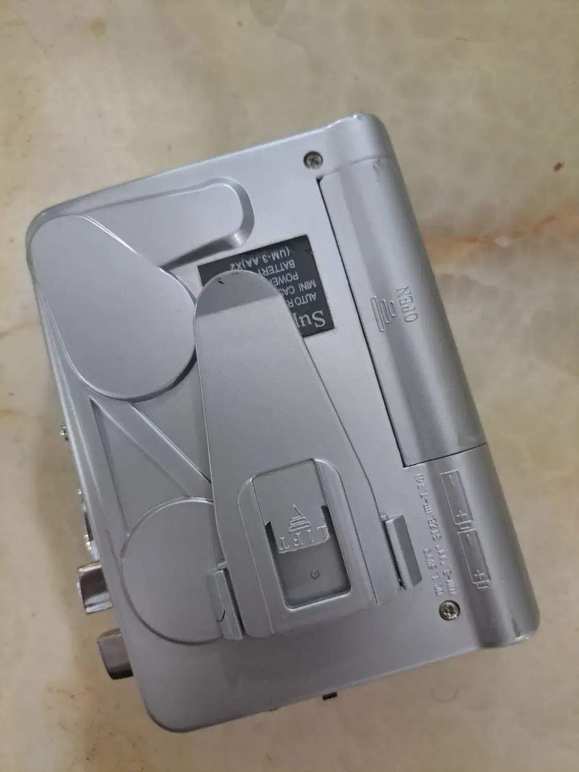 واکمن|پخش‌کننده همراه|قم, قلعه کامکار|دیوار