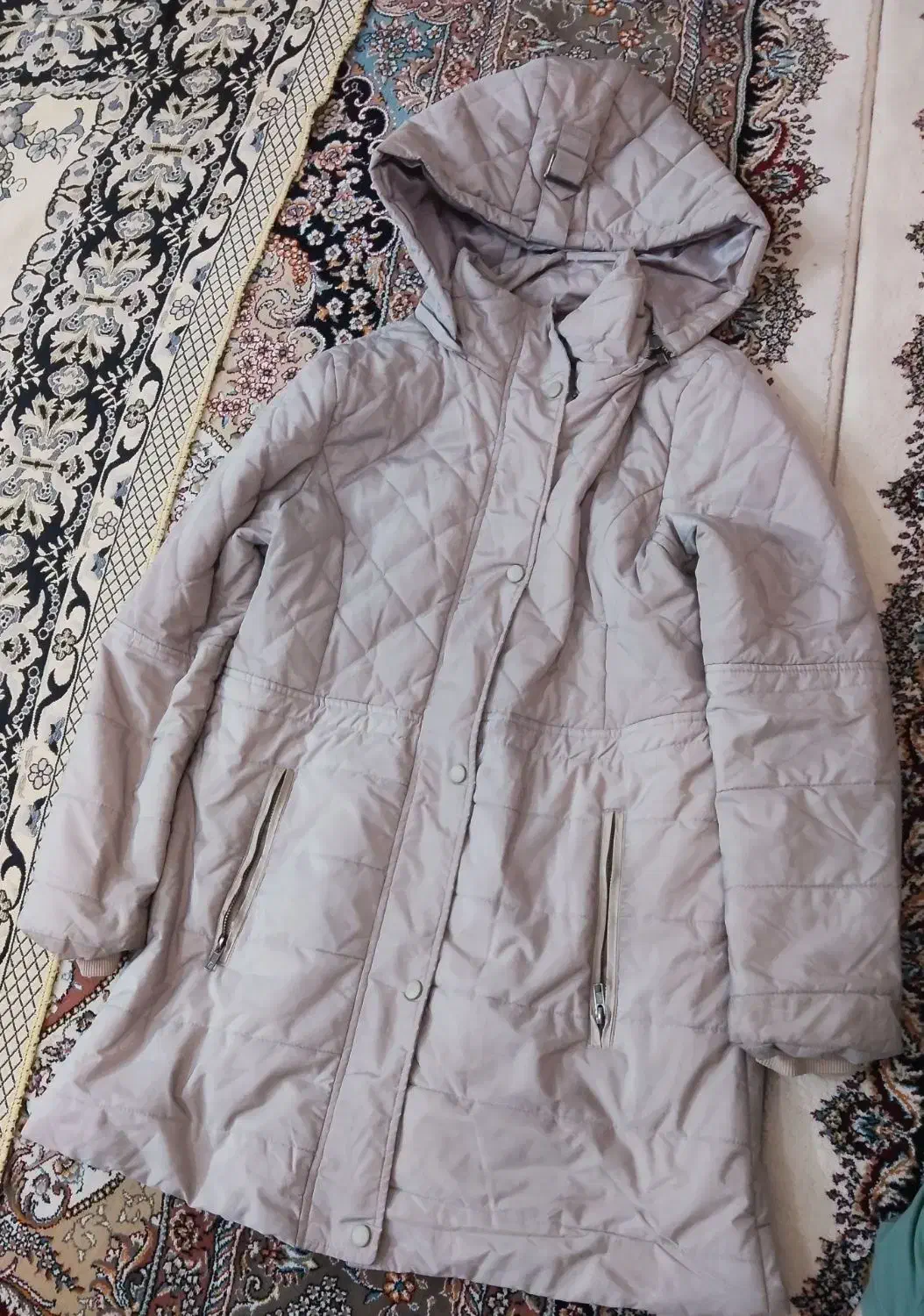 تمام لباسها کاملا تمیز و سالم|لباس|اندیشه, اندیشه فاز ۳|دیوار