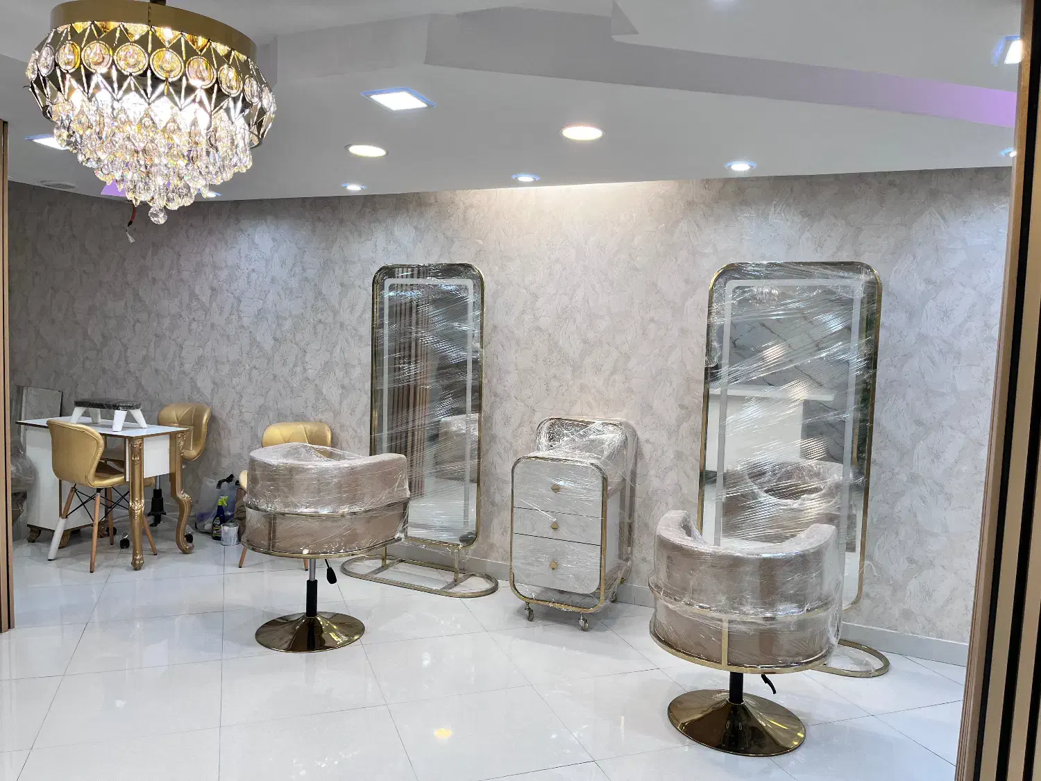 همکاری در لاین ناخن و مژه و شنیون در سالن زیبایی|استخدام درمانی، زیبایی، بهداشتی|فردیس, شهرک وحدت|دیوار