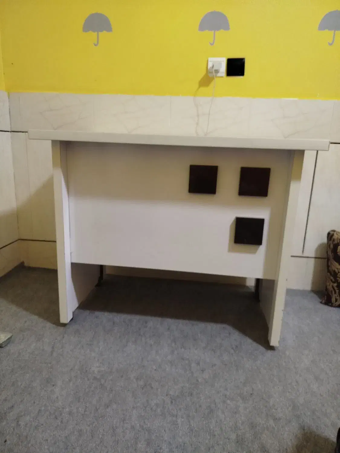 میزوصندلی|صندلی و نیمکت|الیگودرز, |دیوار