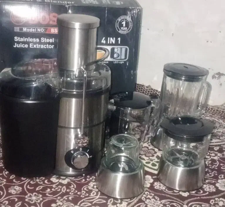آبمیوه چهارکاره آکبند با ۱۸ ماه گرانتی نونو هست|آبمیوه‌گیر و آب‌مرکبات‌گیر|کرمان, |دیوار