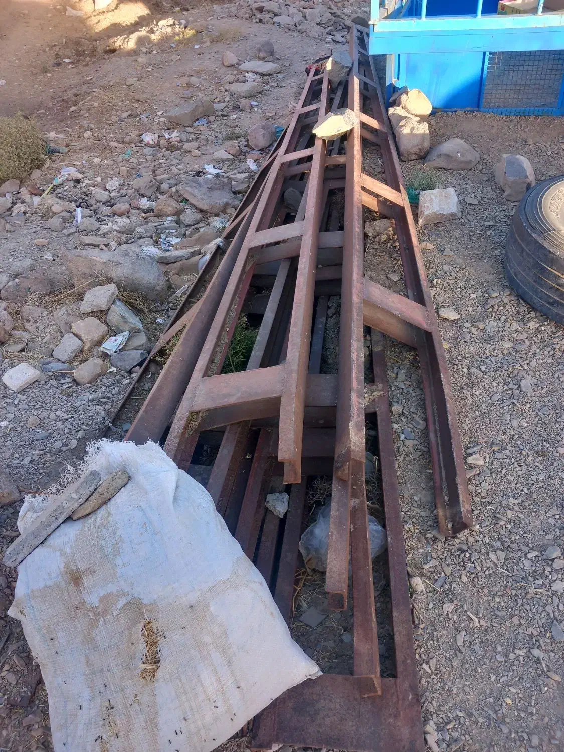 مقداری اهن دسته دوم|خدمات پیشه و مهارت|درمیان, |دیوار