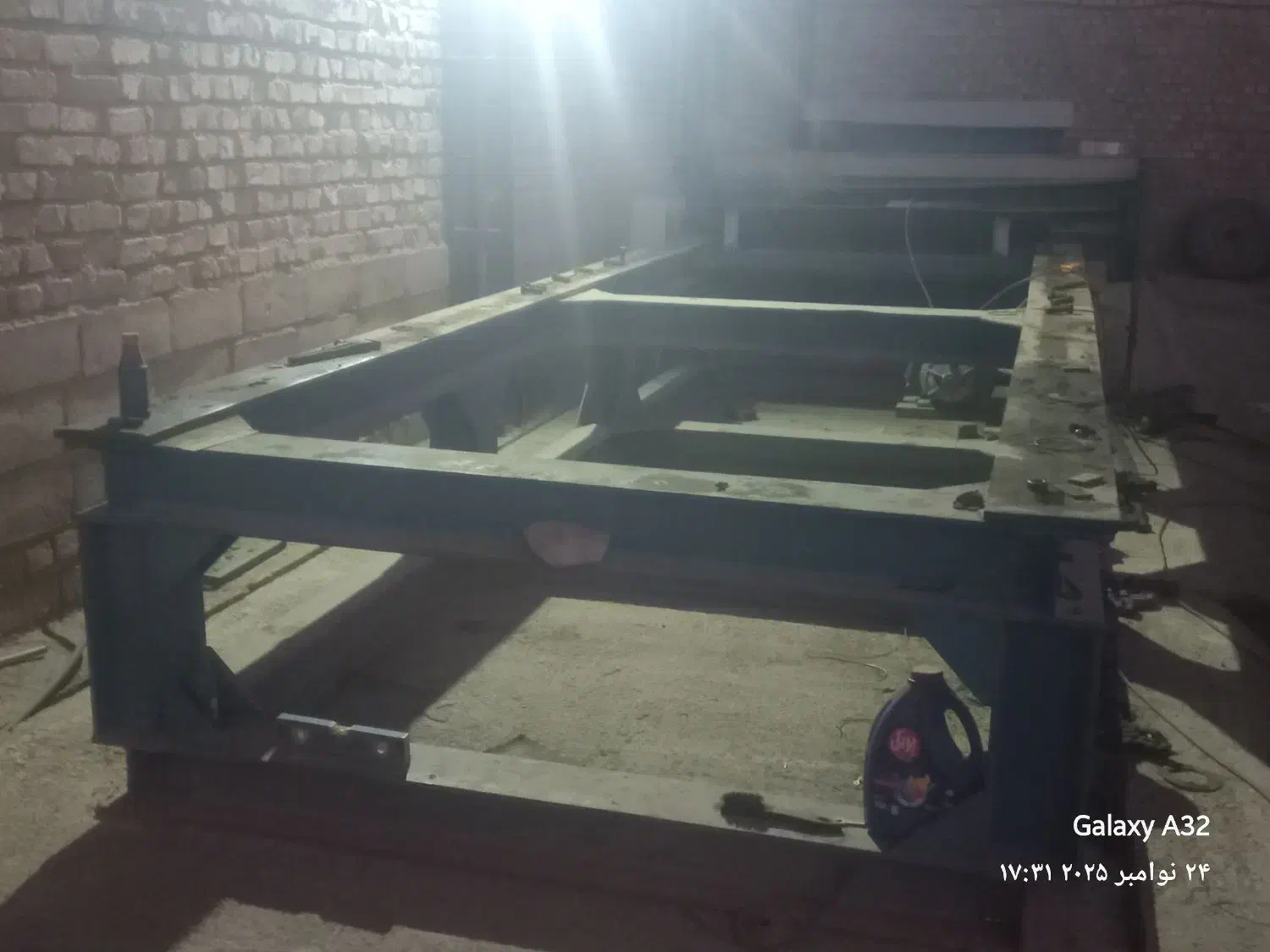 شاسی مستحکم|ماشین‌آلات صنعتی|ری, کارخانه سیمان|دیوار