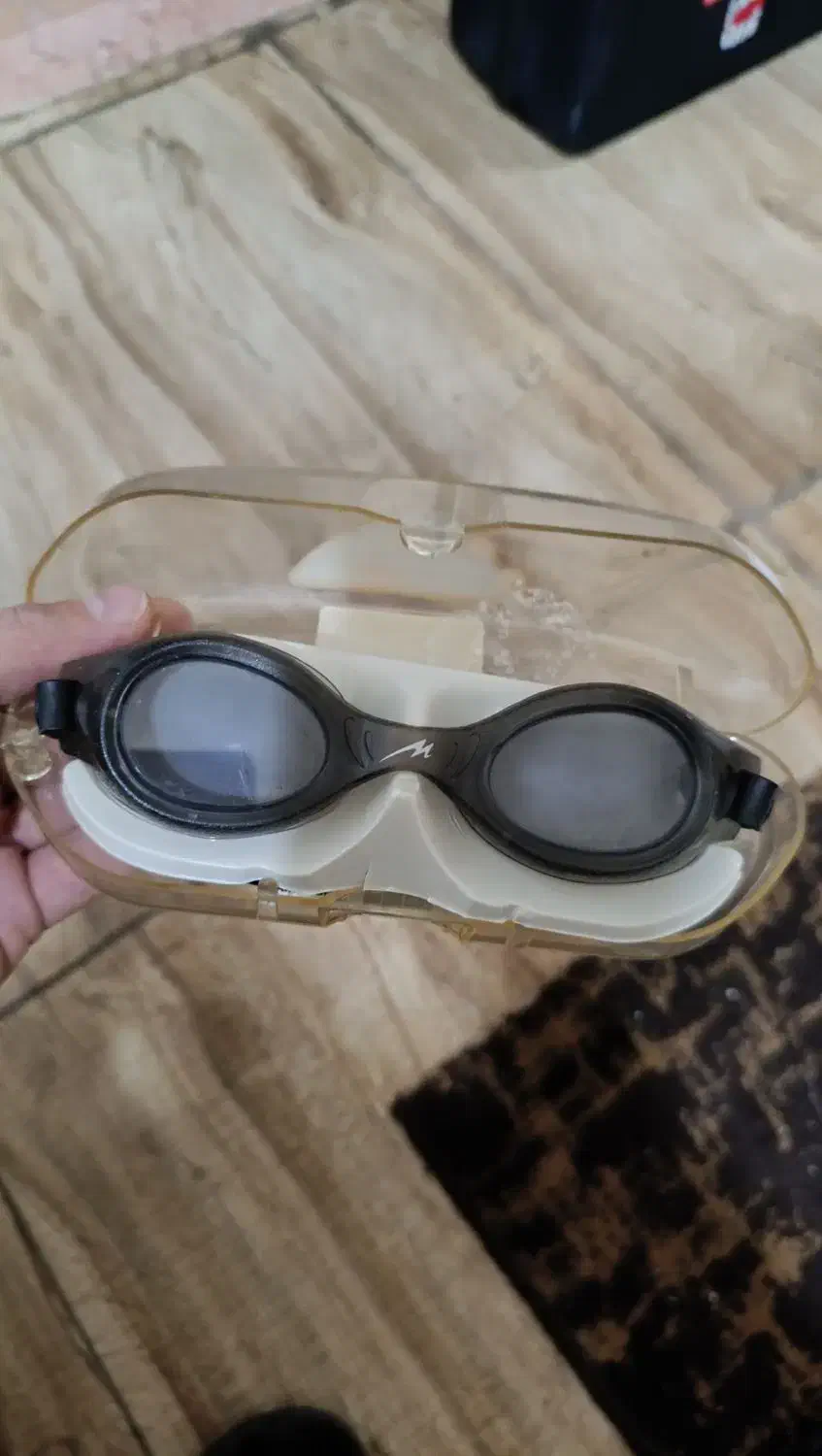 تعدادی عینک شنا برای فروش|غواصی و ورزش‌های آبی|رشت, کوی جام جم|دیوار