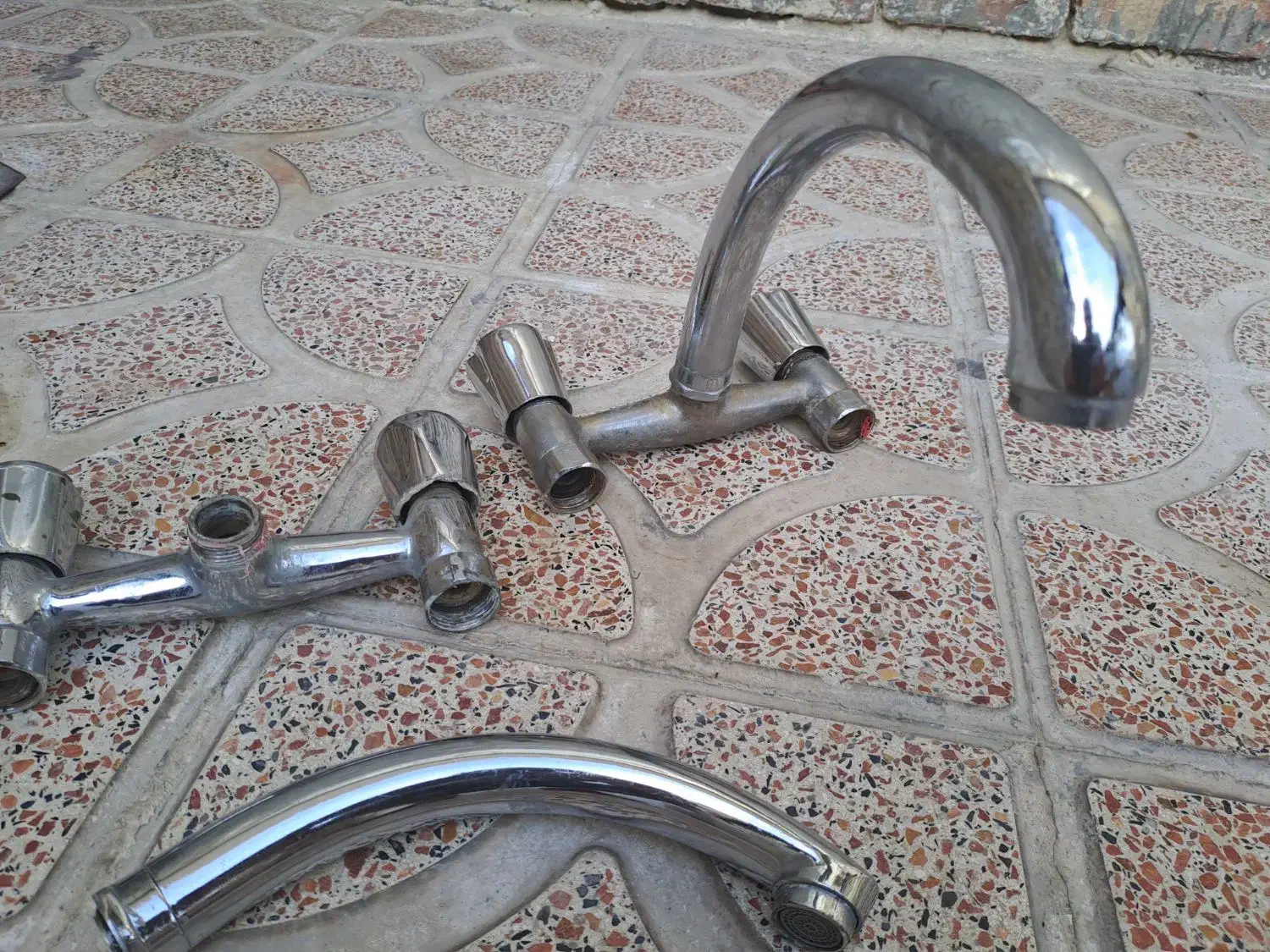 شیر آلات|لوازم سرویس بهداشتی|ارومیه, |دیوار