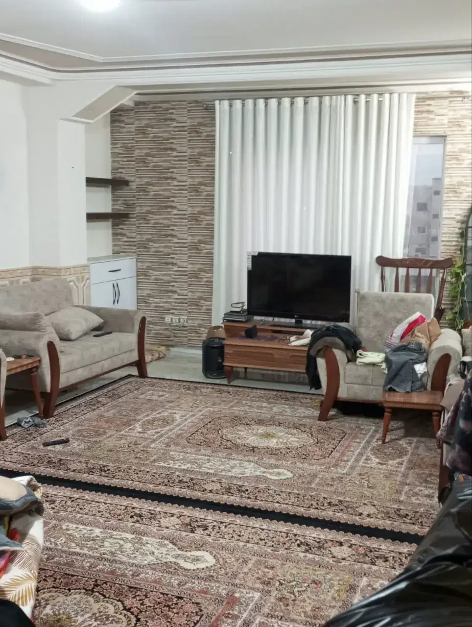 آپارتمان ۹۸ متر طبقه سوم با آسانسور کلاکسر|فروش آپارتمان|آمل, |دیوار