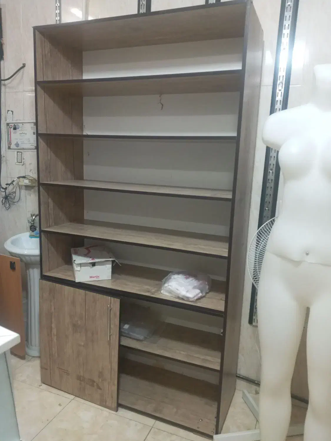 ماینکن لباس|فروشگاه و مغازه|برخوار, |دیوار