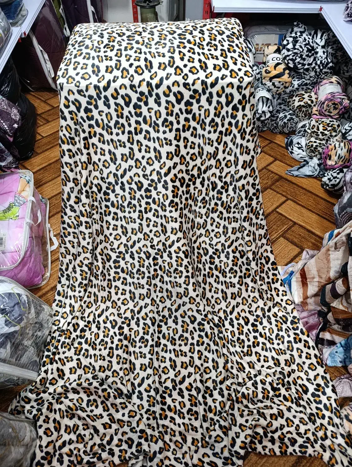 پتومسافرتی 2 نفره|رختخواب، بالش، پتو|شیراز, کوشک میدان|دیوار