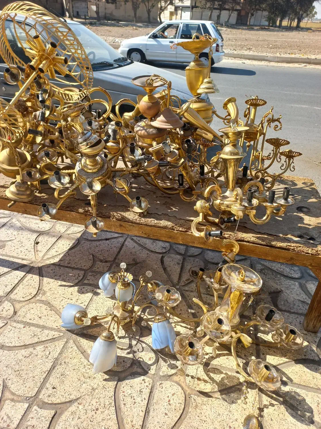 خریدار و فروش انواع لوستر برنجی وبرنز|لوستر و چراغ آویز|کرمانشاه, |دیوار