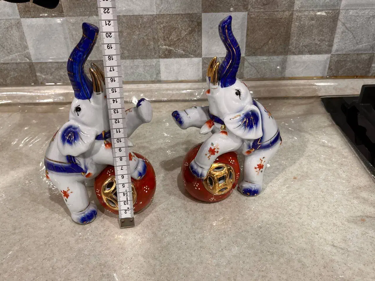 گلدان قرمز،کشکول قرمز،مجسمه چینی،اسب،طاووس|صنایع دستی و سایر لوازم تزئینی|ری, شهادت|دیوار