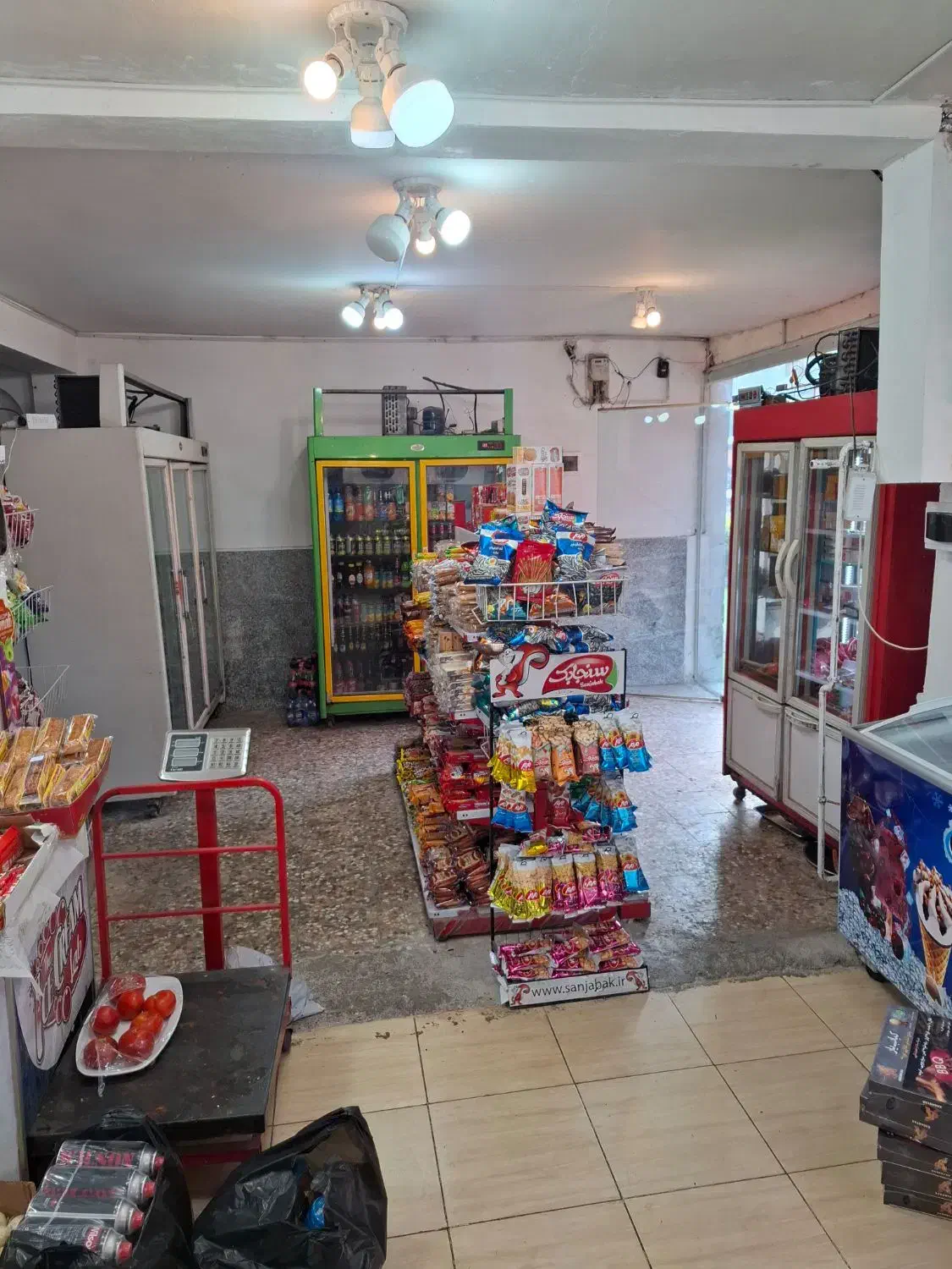 نیروی سوپر مارکت و سالن دار رستوران|استخدام خدمات فروشگاه و رستوران|سنگر, |دیوار